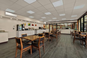 Free daily continental breakfast