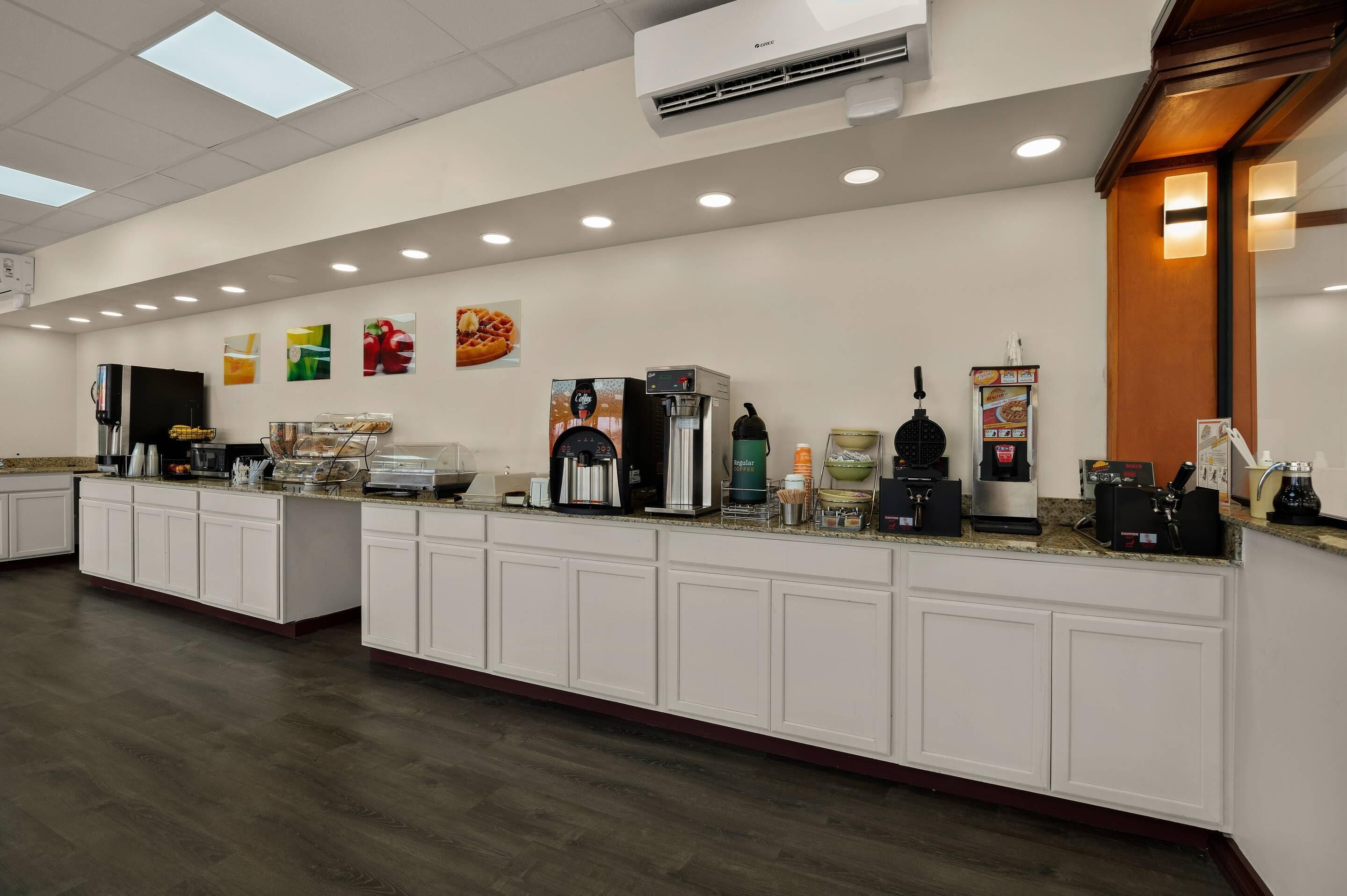 Free daily continental breakfast 