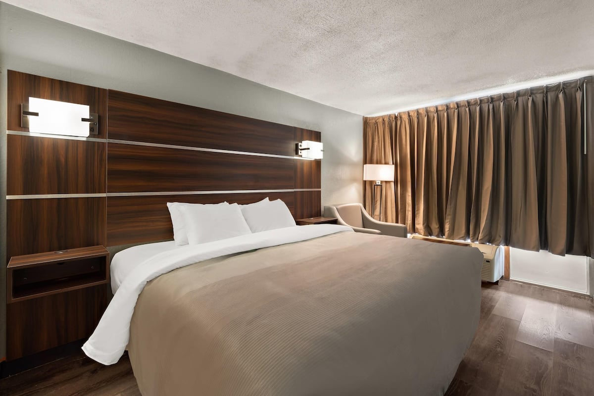 Room, 1 King Bed, Accessible, Non Smoking