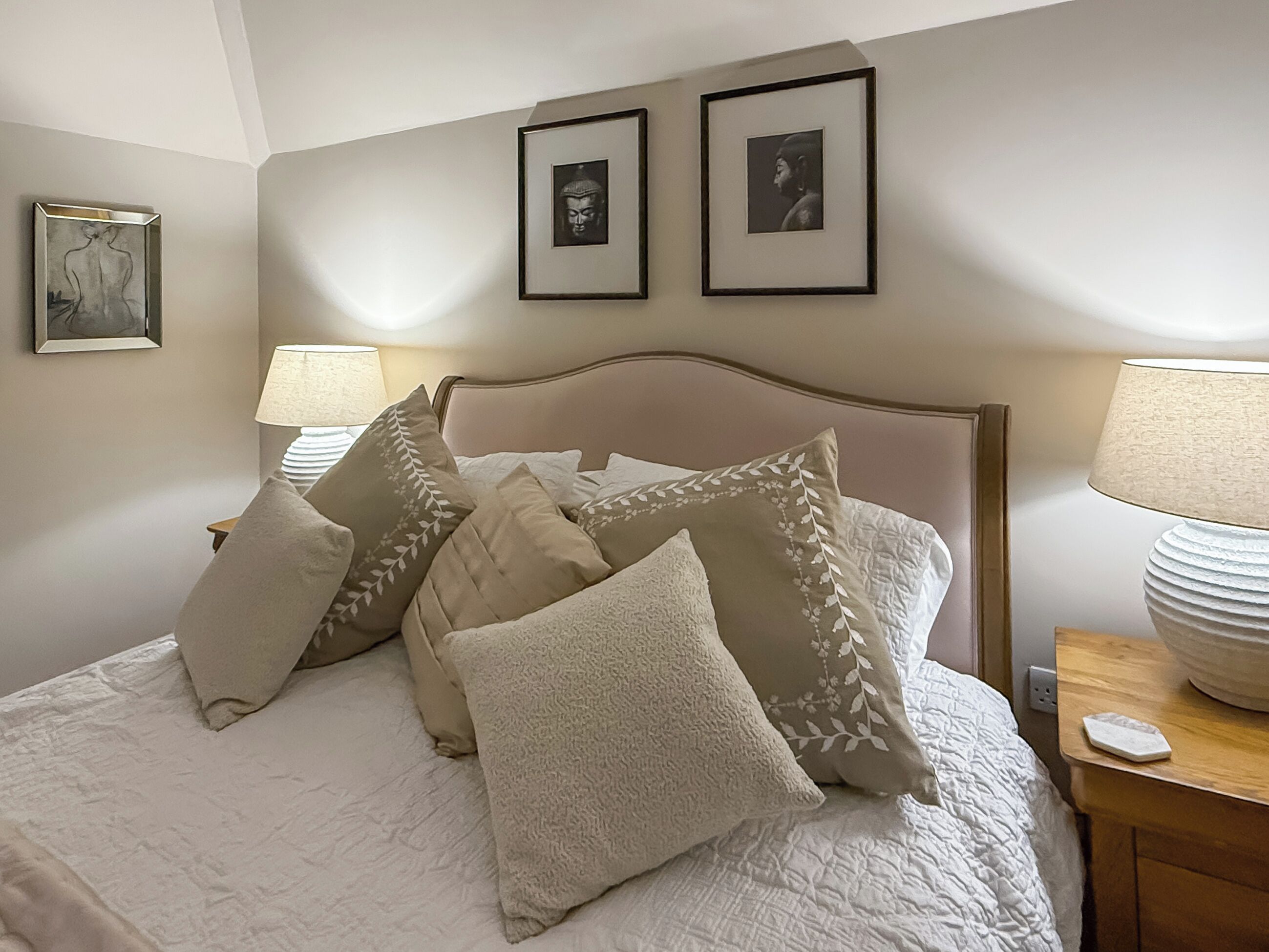 3 bedrooms, WiFi (free), bed sheets