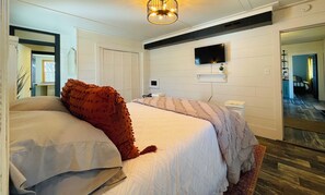 3 habitaciones, escritorio, tabla de planchar con plancha y wifi gratis 