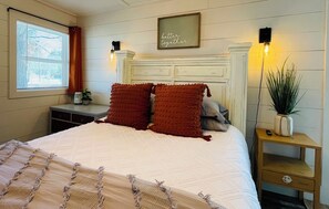 3 soverom, skrivebord, strykejern/-brett og wi-fi (inkludert)
