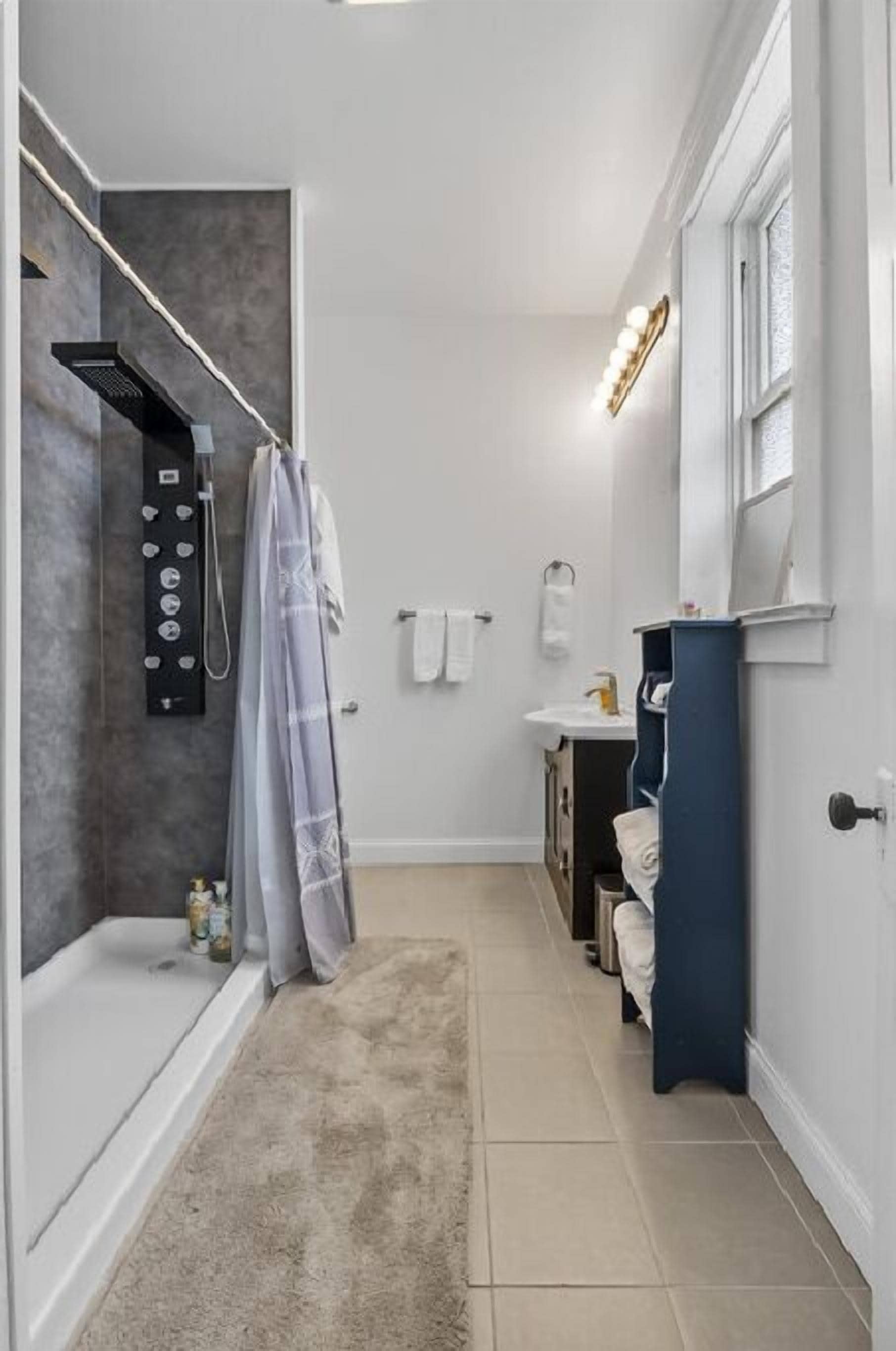 Doccia, asciugacapelli, asciugamani