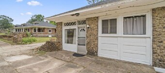 AV Bungalows #9A with Loft