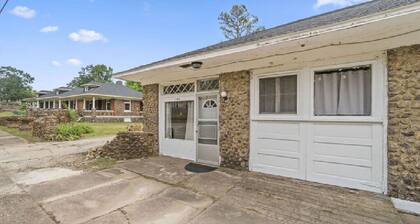 AV Bungalows #9A with Loft