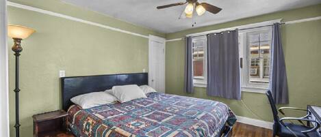 1 habitación, tabla de planchar con plancha y wifi