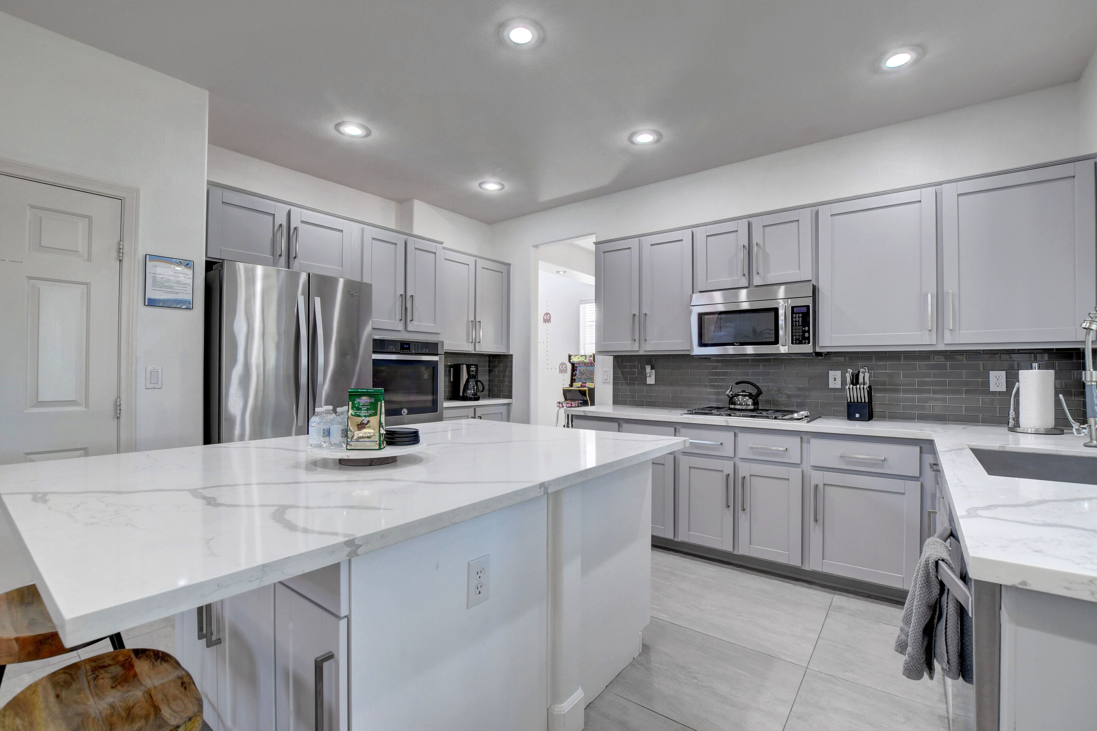 31 Day Rental- Arcade & Game Oasis, Jacuzzi, Backyard Fun, and More!