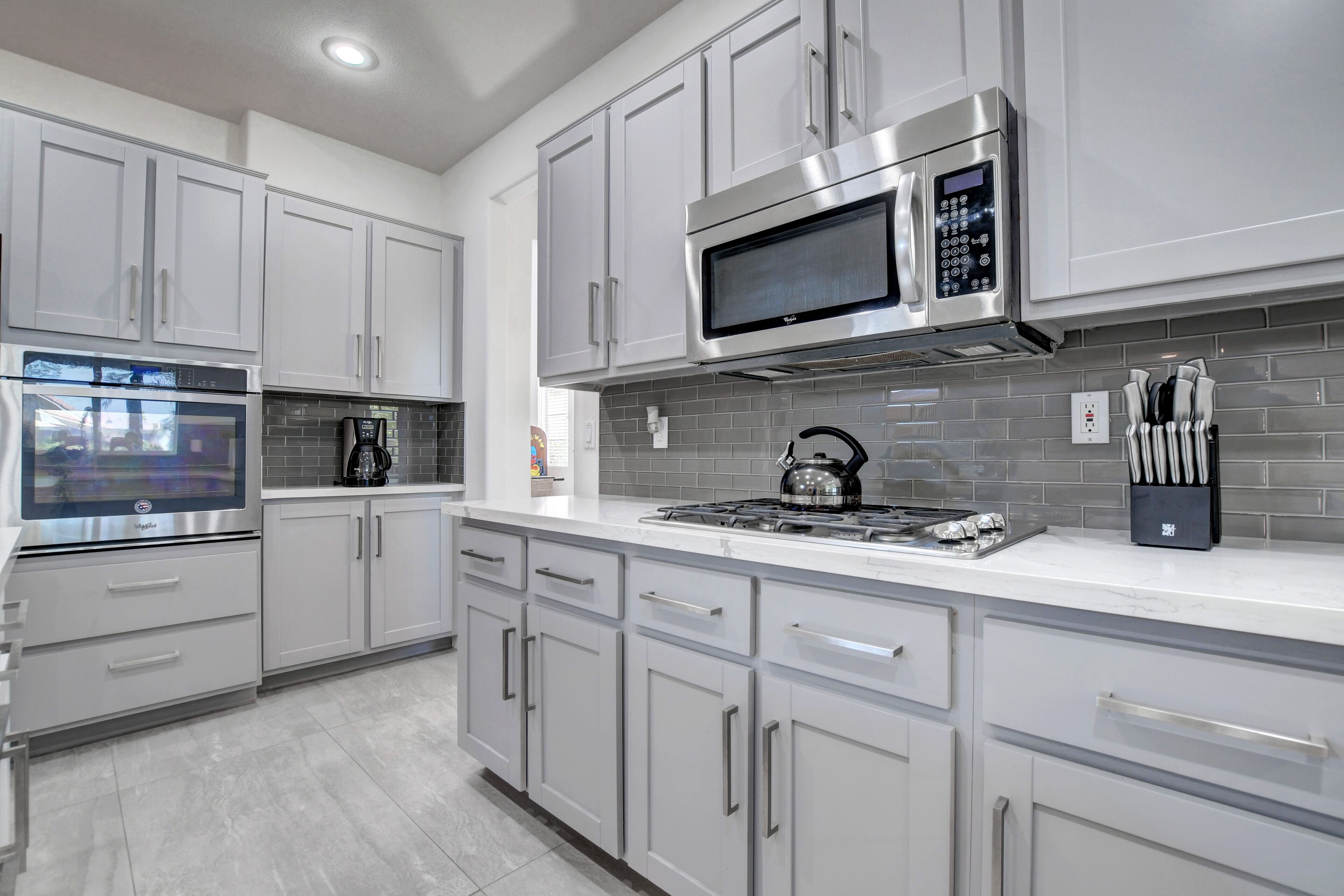 31 Day Rental- Arcade & Game Oasis, Jacuzzi, Backyard Fun, and More!