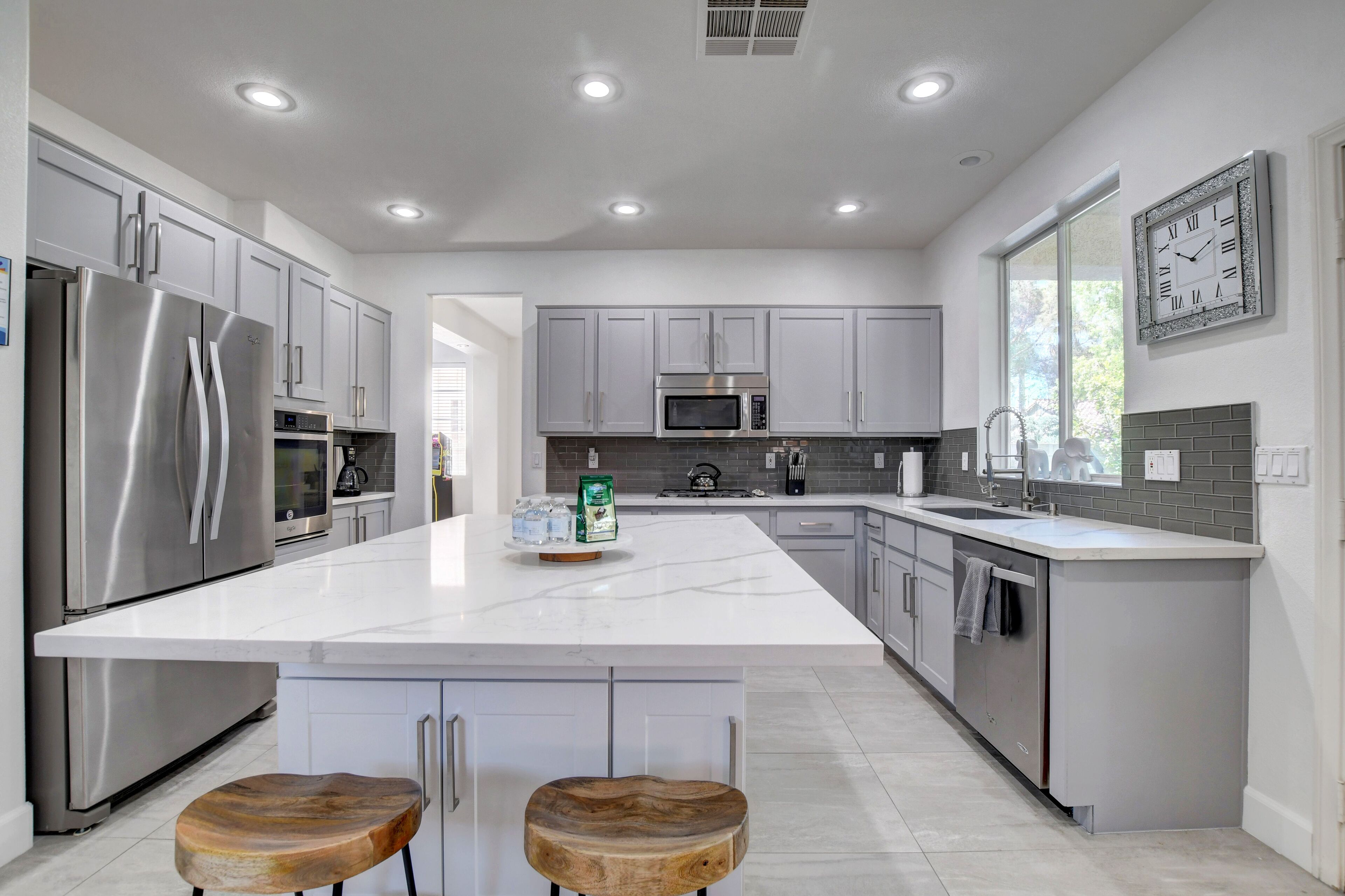 31 Day Rental- Arcade & Game Oasis, Jacuzzi, Backyard Fun, and More!