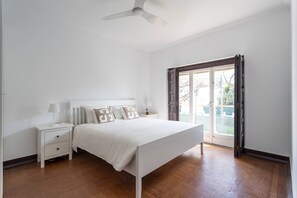 8 Schlafzimmer, Bügeleisen/Bügelbrett, Internetzugang, Bettwäsche