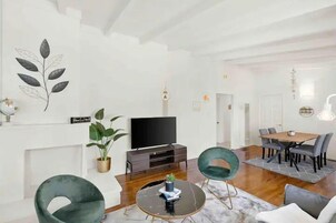 Classic House | Living area