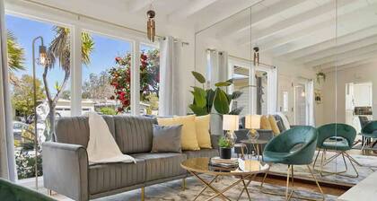 Mid Century Garden View Home Parking