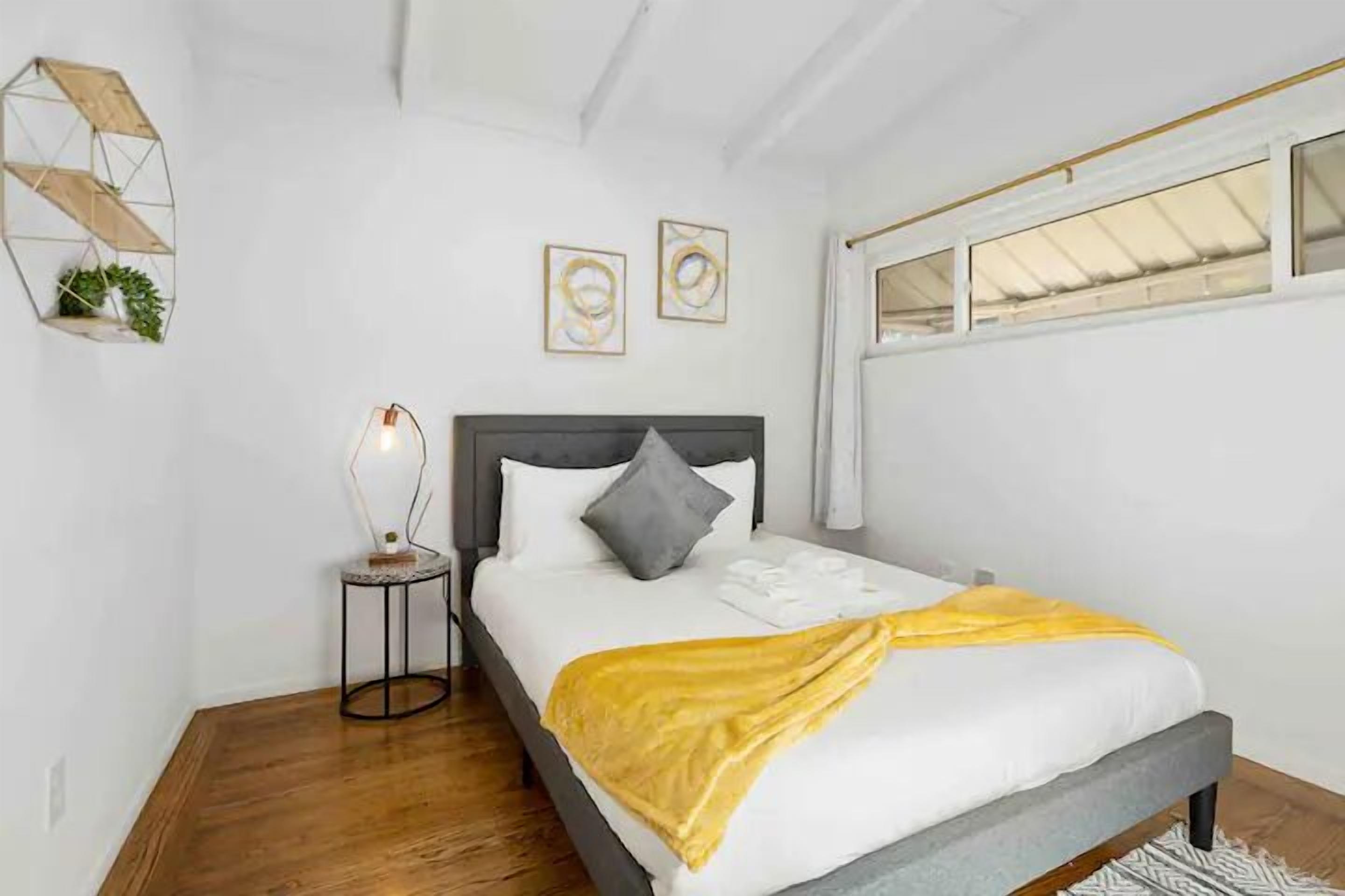 Classic House | 2 bedrooms, desk, iron/ironing board, free WiFi