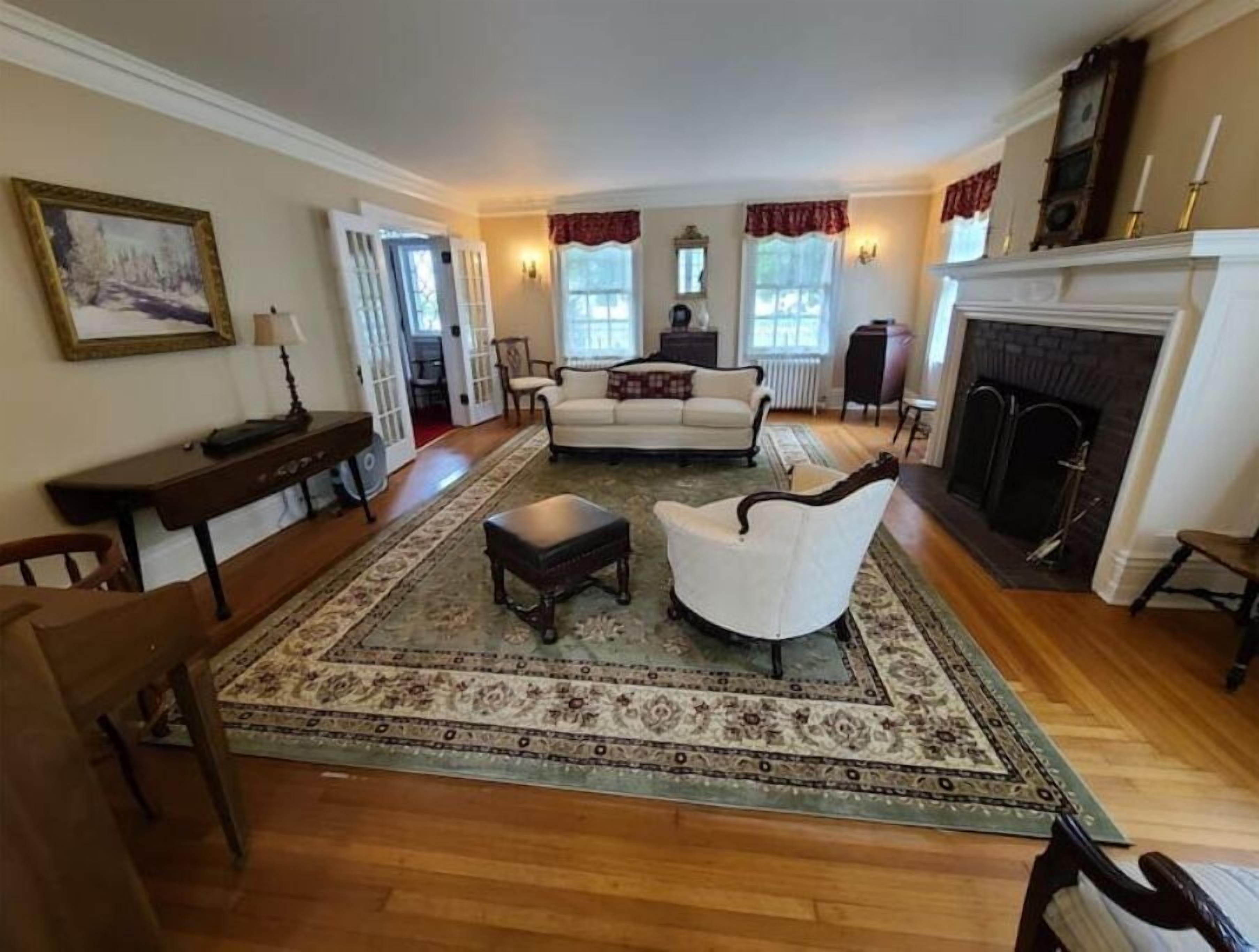 Historic 1914 Georgian Colonial Manor