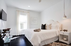 3 habitaciones, tabla de planchar con plancha, wifi y ropa de cama 