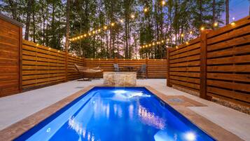 Et oppvarmet basseng