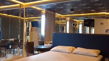 Romantic Room | Champagne service