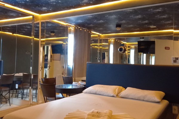 Romantic Room | Champagne service