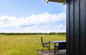 Outdoor dining - 2 bedroom amazing home in Esbjerg V (Esbjerg V)