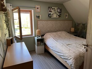 3 bedrooms, free WiFi, bed sheets