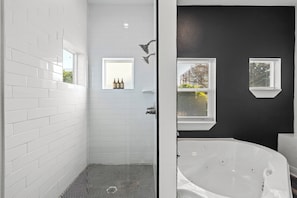 Shower, jetted tub, hair dryer, towels