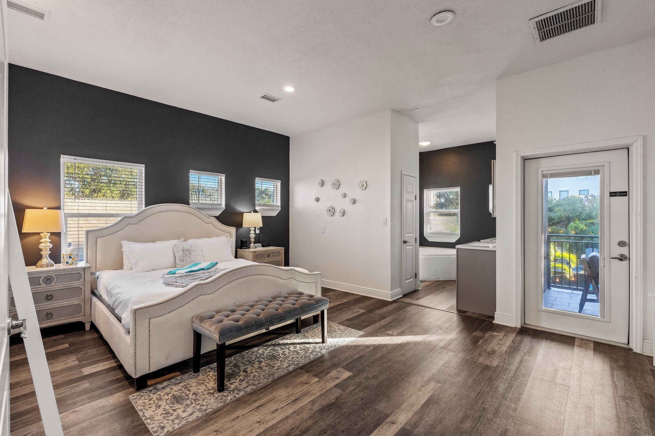 6 soverom, strykejern/-brett, reiseseng for barn og wi-fi (inkludert)