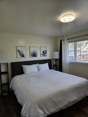 3 bedrooms, iron/ironing board, free WiFi, bed sheets - Spacious 3 Bed Home Near Beach (Des Moines)