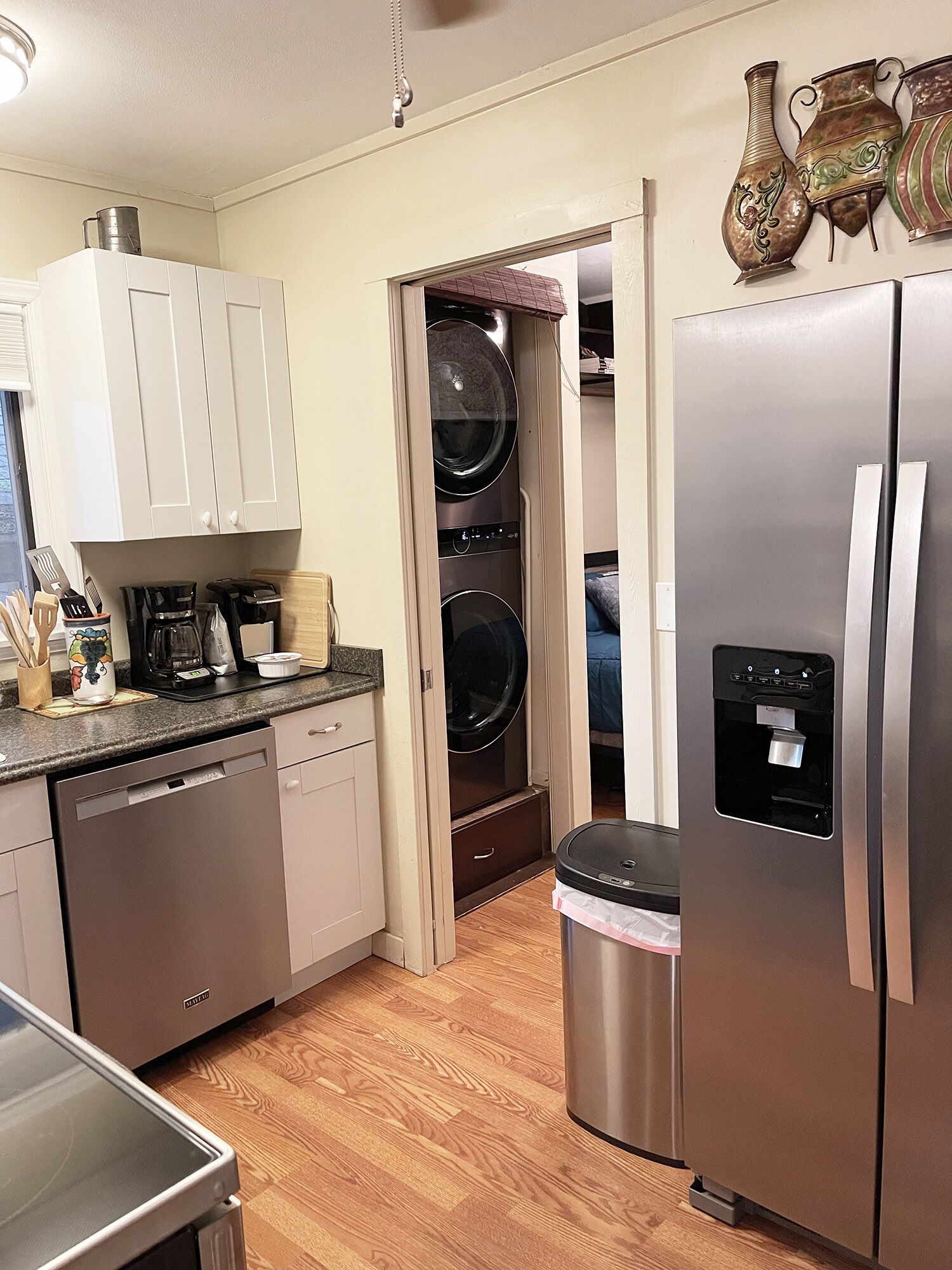 Cozy Creekside Serenity – Easy Access!