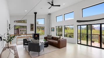 Cheminée, espaces bureaux