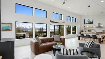 TV connectée, cheminée, espaces bureaux