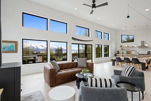 Smart TV, fireplace, offices