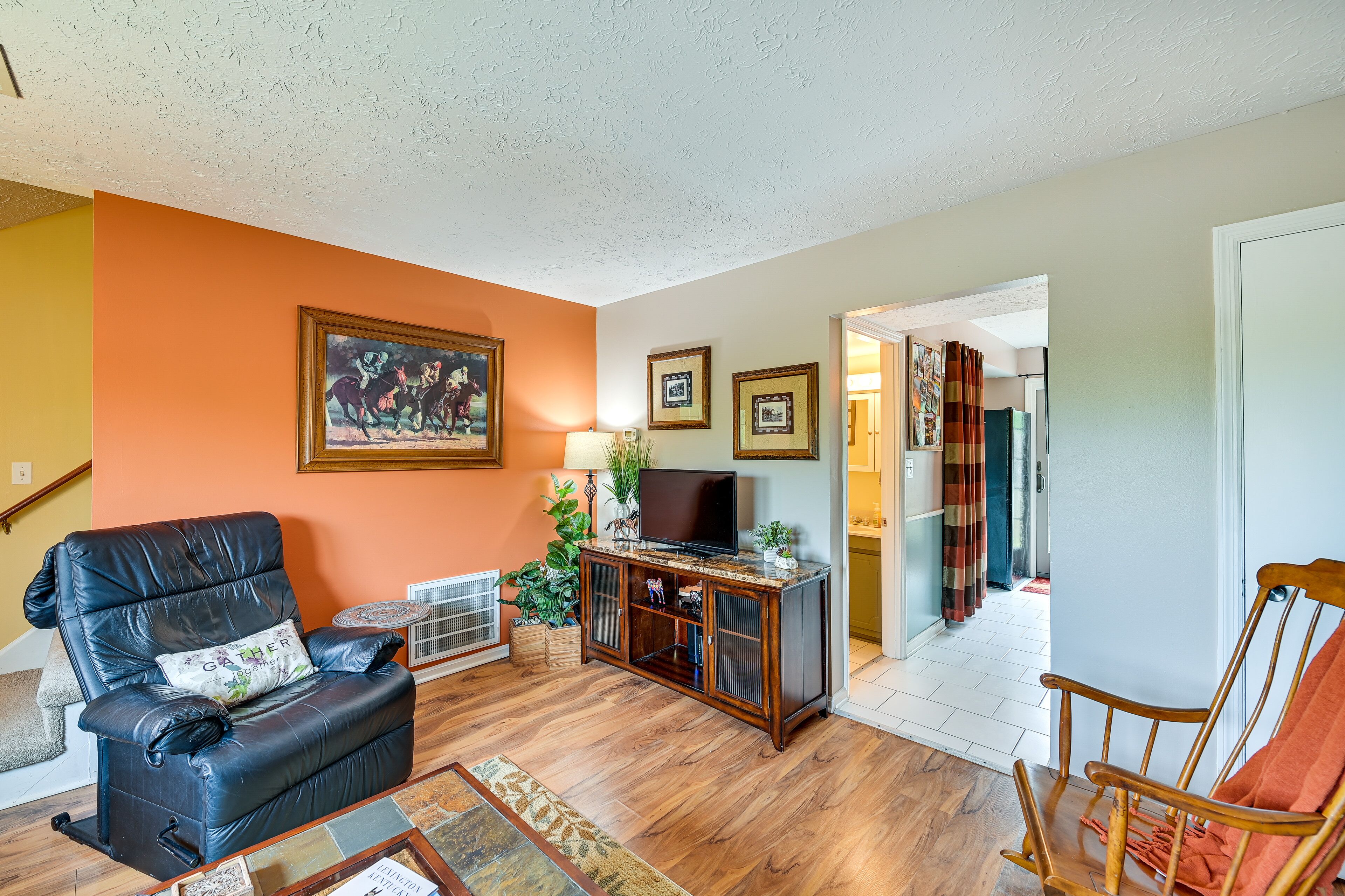 Cozy Lexington Townhome ~ 3 Mi to UK Campus!