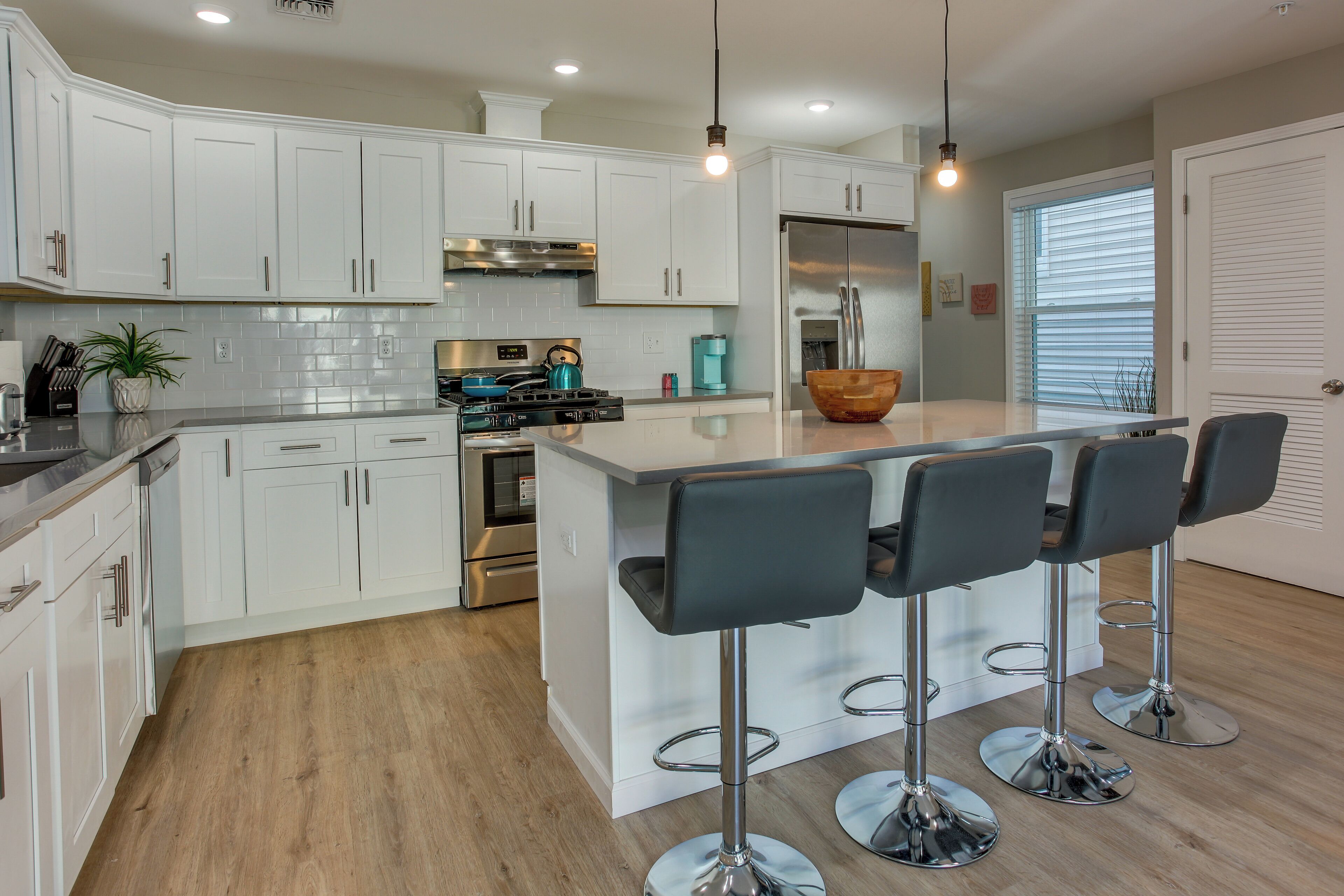 Modern City Getaway Near Downtown Newark + NYC!