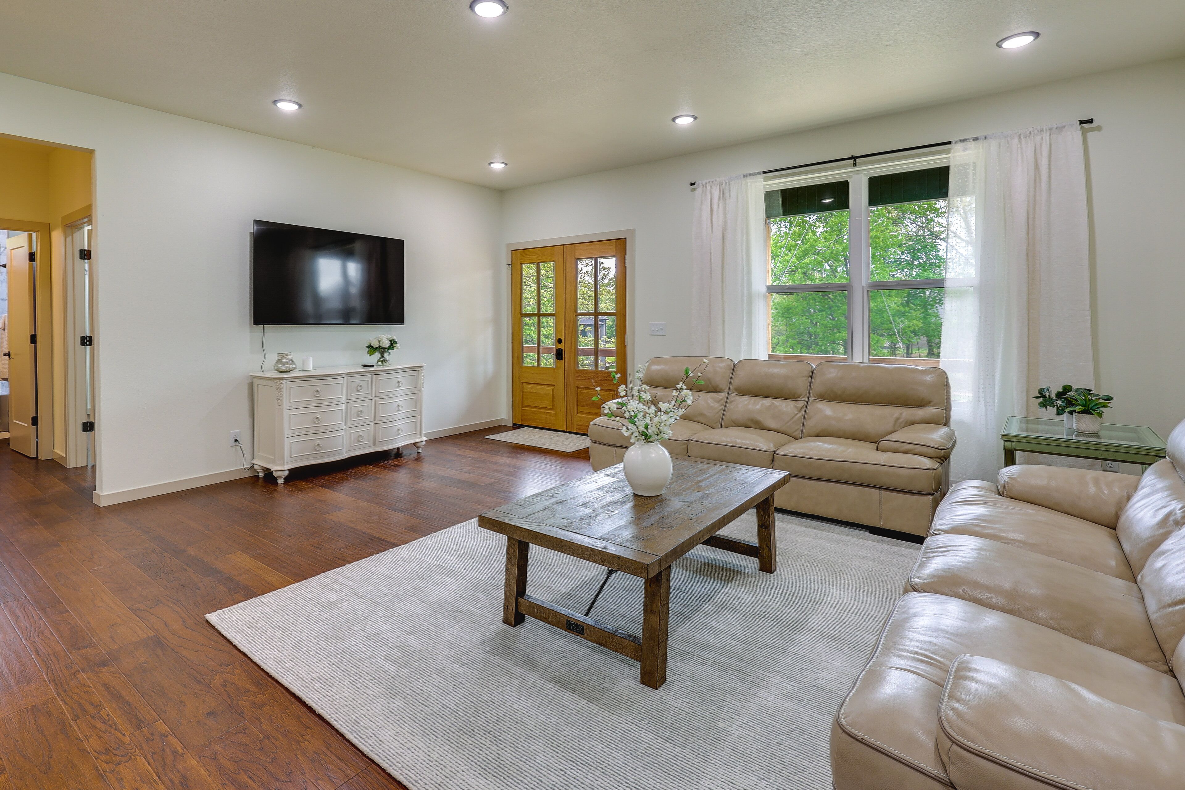 Bella Vista Vacation Rental on The Back 40 Trail!