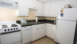 Fridge, microwave, cookware/dishes/utensils - Myrtle Beach* May 21-25th (North Myrtle Beach)