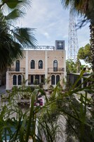 Fachada de la propiedad