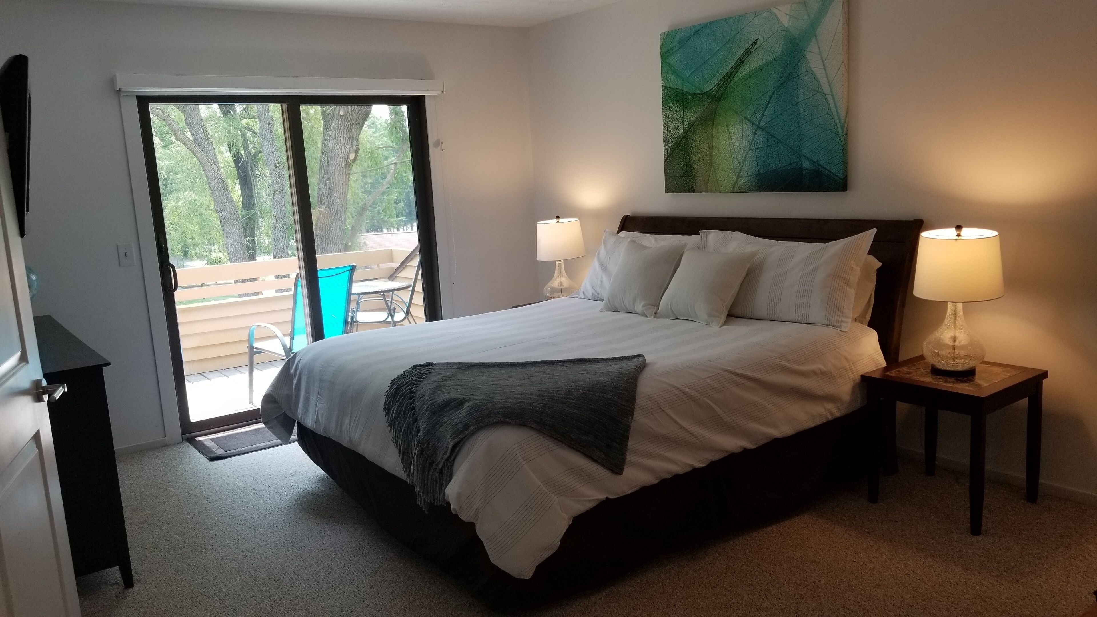 Trout Creek Unit 8, Beautiful newly Decorated Very Clean Condo , Building 2