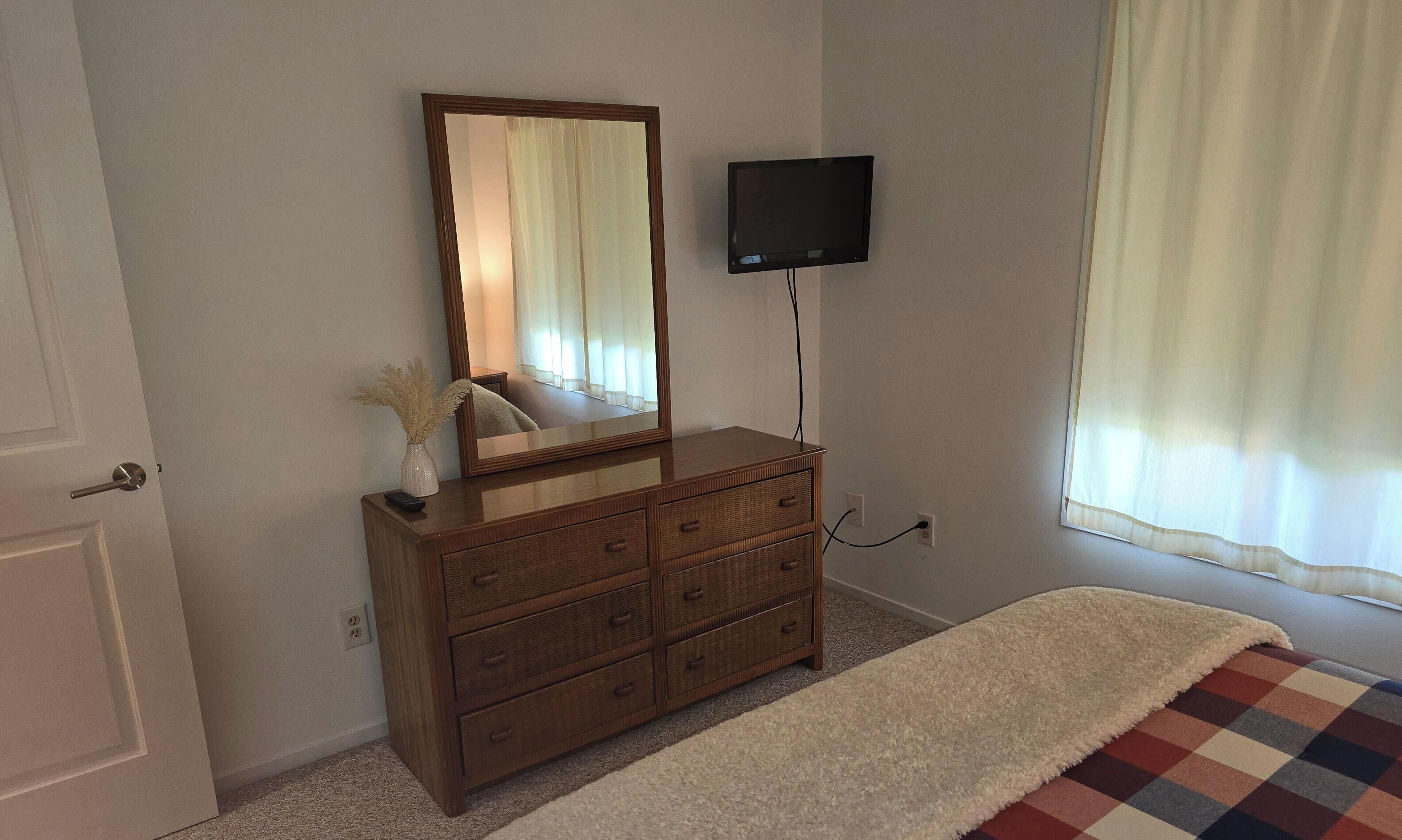 2 bedrooms, iron/ironing board, WiFi (free), bed sheets