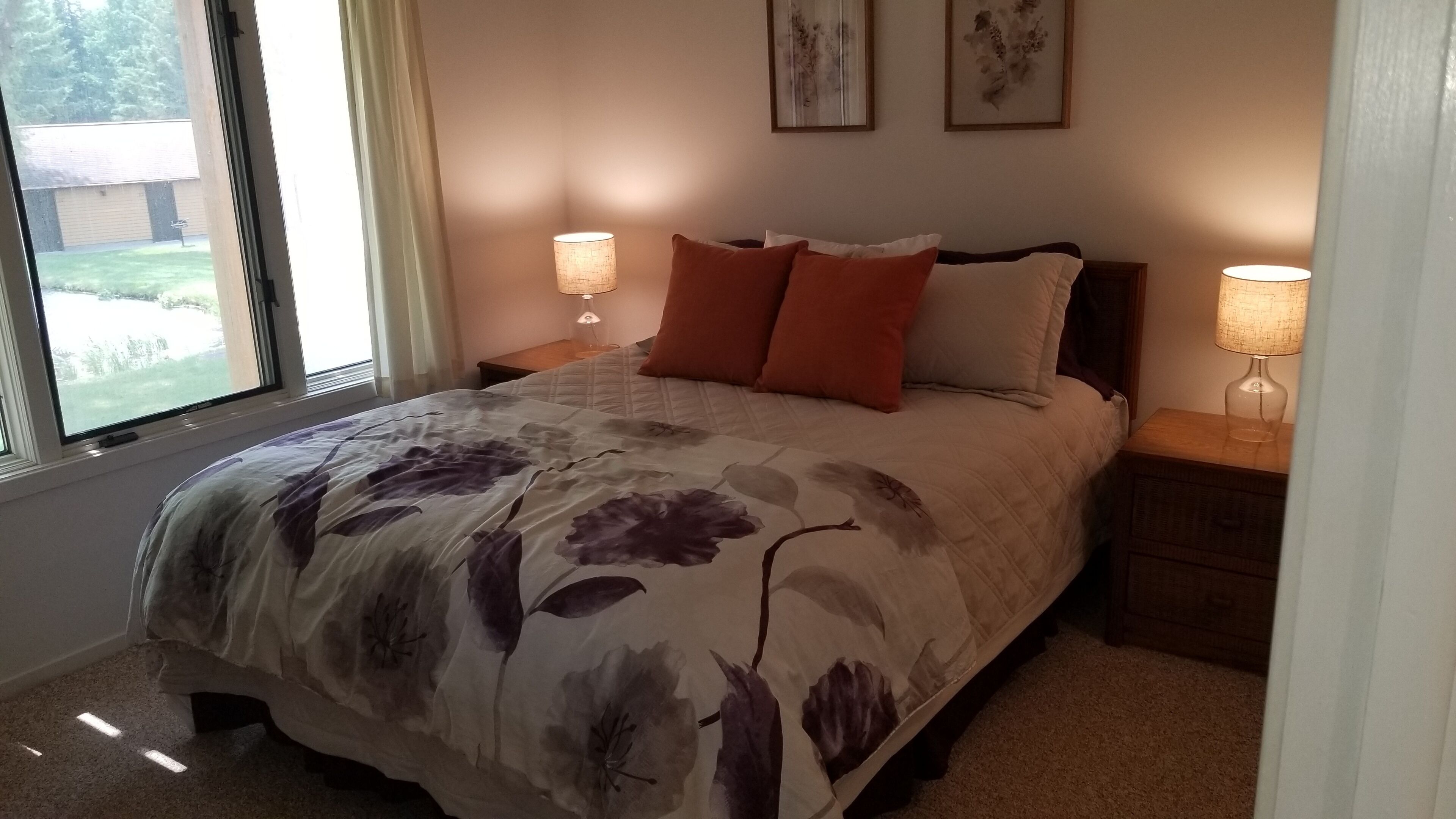 Trout Creek Unit 8, Beautiful newly Decorated Very Clean Condo , Building 2