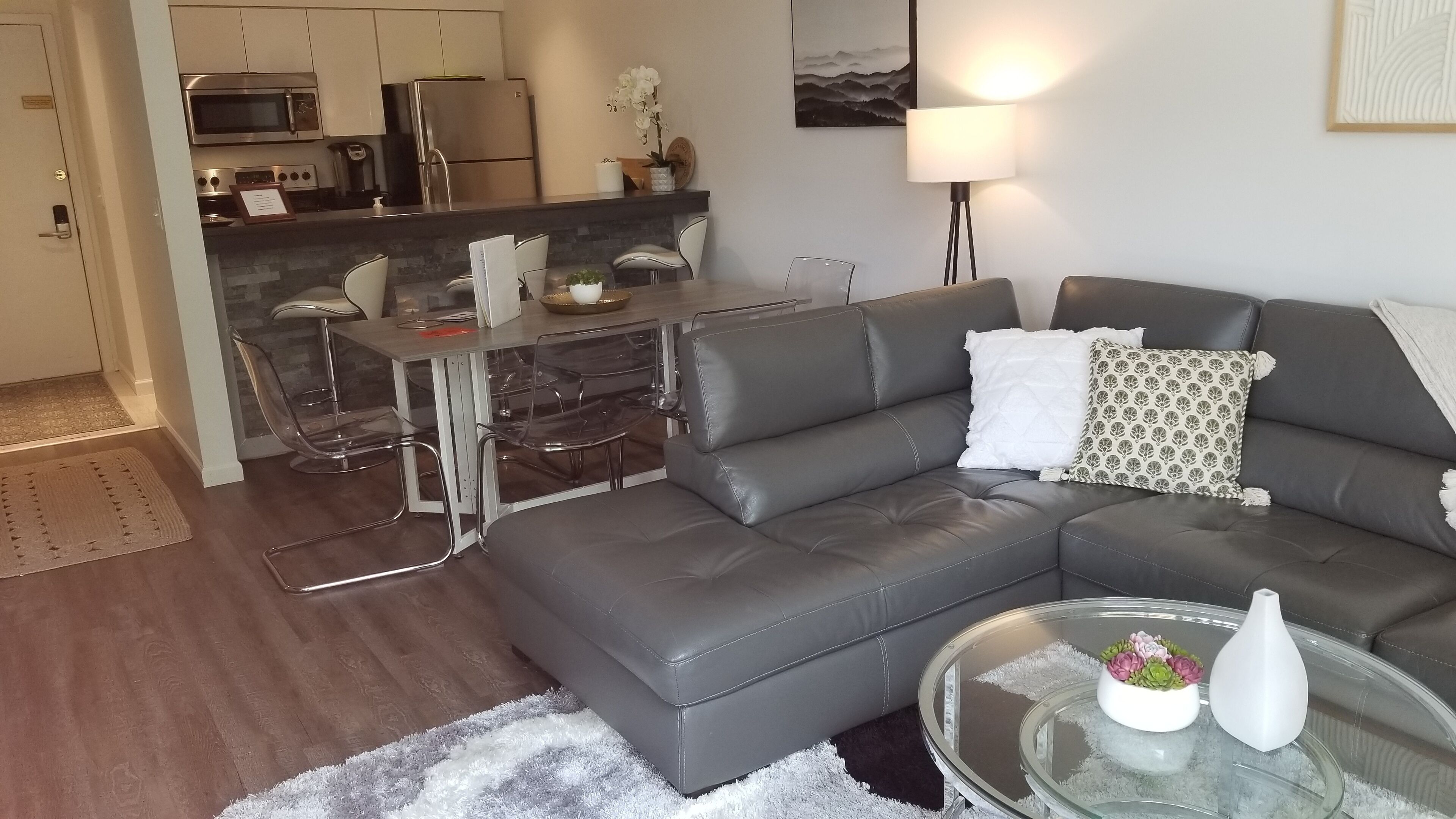 Trout Creek Unit 8, Beautiful newly Decorated Very Clean Condo , Building 2