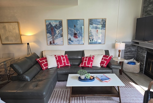 Trout Creek Unit 8, Beautiful newly Decorated Very Clean Condo , Building 2