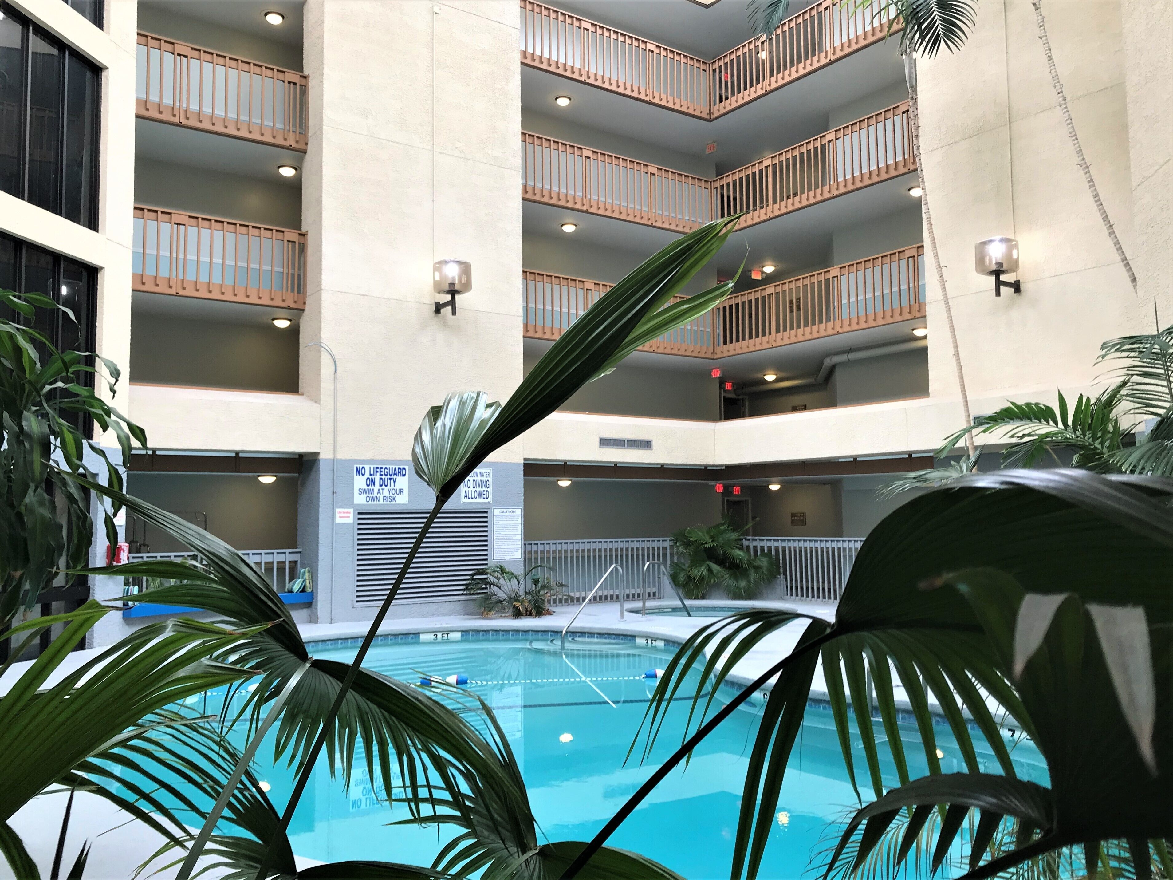 Indoor/Outdoor Pools, Walk to beach, 1/1 condo with resort amenities