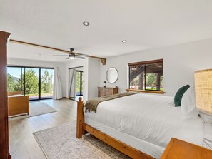 5 bedrooms, desk, iron/ironing board, free WiFi