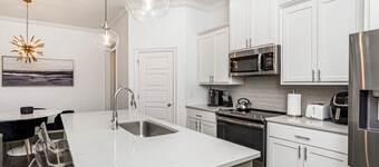 NEW 3 BD/2.5BA Townhouse by LSU