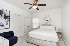 3 bedrooms, desk, iron/ironing board, WiFi - NEW 3 BD/2.5BA Townhouse by LSU (Baton Rouge)