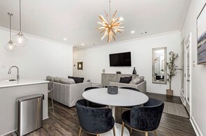 Interior - NEW 3 BD/2.5BA Townhouse by LSU (Baton Rouge)