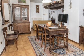 Dining - S314 - Sirolo, typical house in the historical centre (Sirolo)