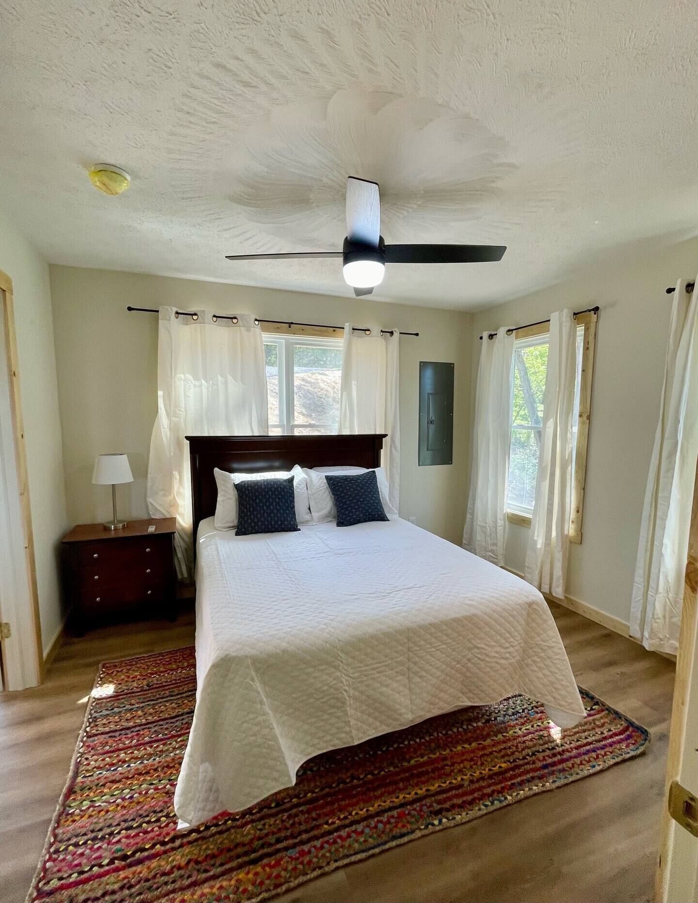 3 bedrooms, desk, iron/ironing board, free WiFi