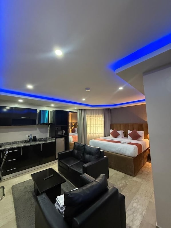 Luxury Studio Suite | Living area - No 95 suites & Apartment (Lagos)