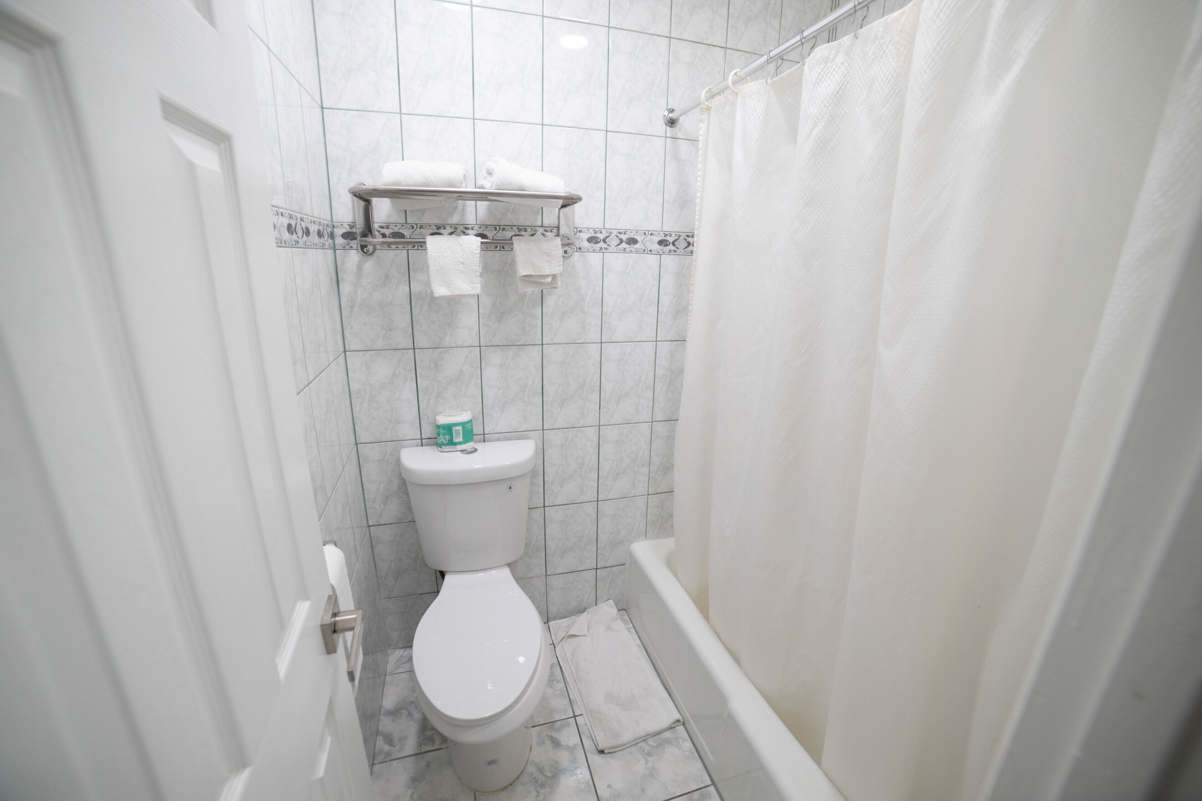 Photo - Artesia Motor Inn